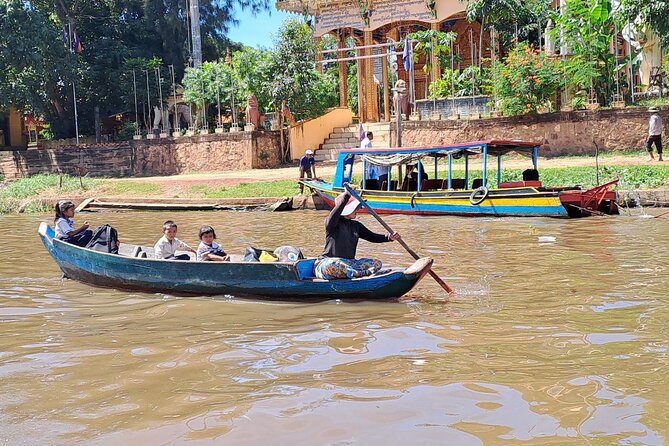 Siem Reap: Kompong Pluk Tonle Sap , Floating Village Tour Cruise - Wat Roga pagoda and Rolous market: culture stops that make sense