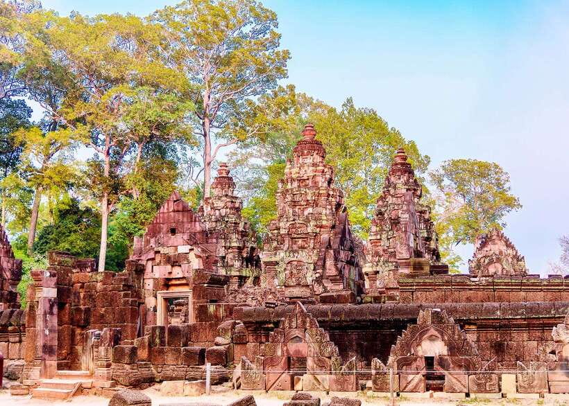 Siem Reap: Kulen Waterfalls and Banteay Srei Tour - Banteay Srei and the Citadel of Women carvings in pink sandstone