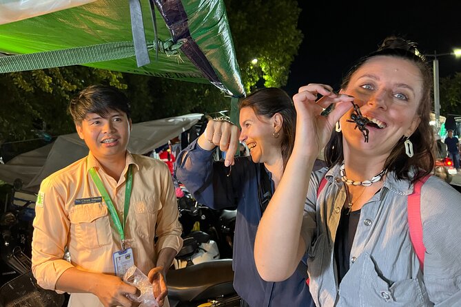 Siem Reap: Local Street Food Experience by Tuk-Tuk - Tuk-tuk at 17:30, and why the timing feels right
