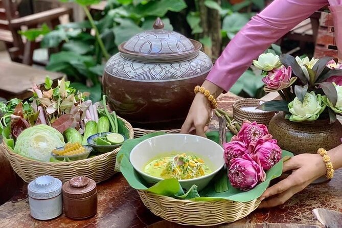 Siem Reap: Local Street Food Experience by Tuk-Tuk - Small group size, vaccinated driver, and AC comfort