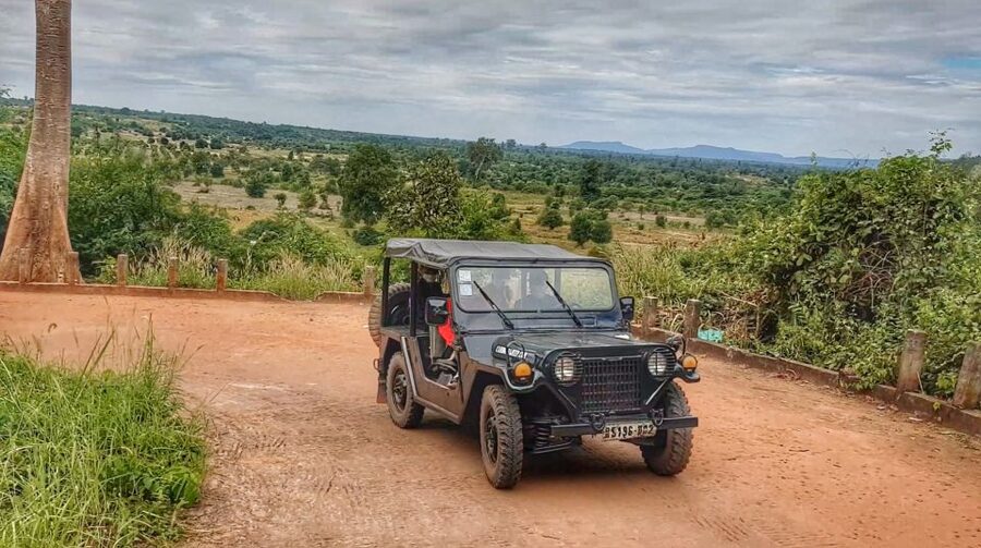 Siem Reap: Magical Kulen Mountain by Cambodiajeep - Climbing Toward the Pagoda: Quiet Views Above the Tour Traffic