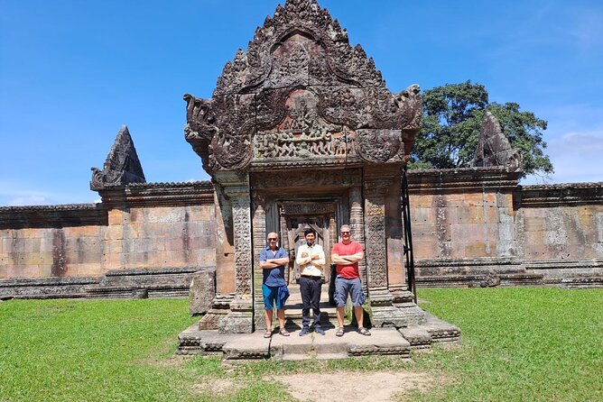 Siem Reap: Overland to Preah Vihear, Koh Ker temple - The Preah Vihear climb: switching vehicles and getting to the top