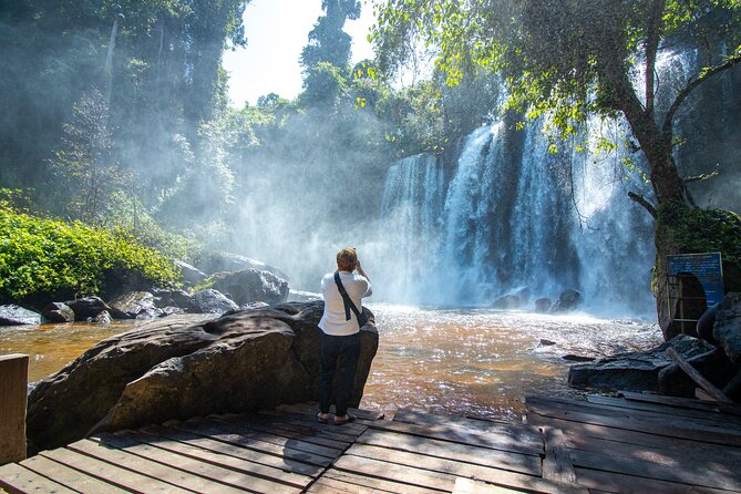 Siem Reap: Phnom Kulen National Park & Beng Mealea Private Tour - Lunch at a local restaurant, built into the pace