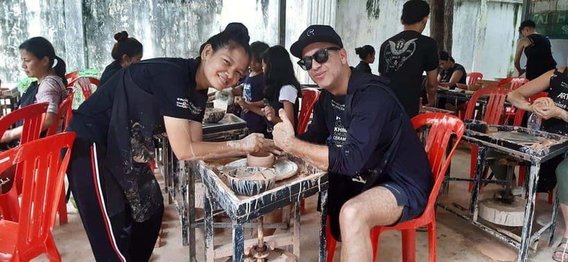 Siem Reap : Pottery Classes with Transfer round trip - Khmer designs on your pottery: where creativity shows