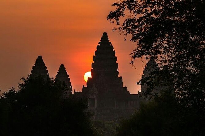 Siem Reap Private Day Tour: Angkor Wat Sunrise, Bayon & Ta Prohm - Angkor Thom South Gate Photo Break That Actually Fits the Day