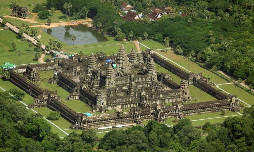 Siem Reap: Private Tour of Angkor Complex - Ta Prohm: A Jungle Temple That Still Feels Like a Surprise