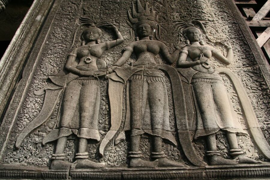 Siem Reap: Private Tour of Angkor Complex - Angkor Wat: The Famous Temple and Why It Feels Different