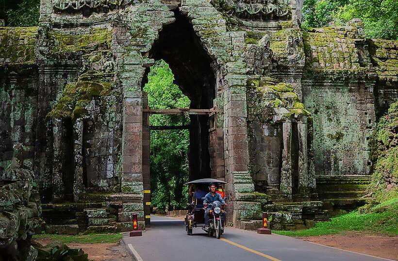 Siem Reap : Private Tuk-Tuk Tour of the Magnificent Temples. - Ta Prohm: The Tomb Raider Temple and the Power of Nature