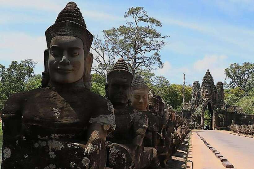 Siem Reap : Private Tuk-Tuk Tour of the Magnificent Temples. - Banteay Kdei: Vegetation-Choked Calm at the End