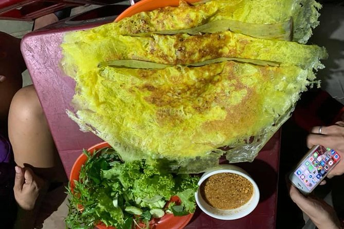 Siem Reap Street Food Tour - How the guide makes you confident with unfamiliar food