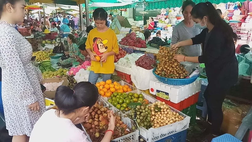 Siem Reap Street Foods Tour by Tuk Tuk with Personal Guide - Flower Shop Stop: A Quiet Teaser Before the Markets