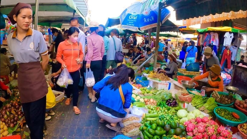 Siem Reap Street Foods Tour by Tuk Tuk with Personal Guide - Local Food and Night Market: Where the Evening Becomes a Festival