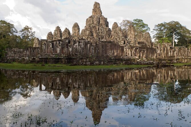 Siem Reap Sunrise Private Tour - Ta Prohm and Banteay Kdei: the stone and tree mix