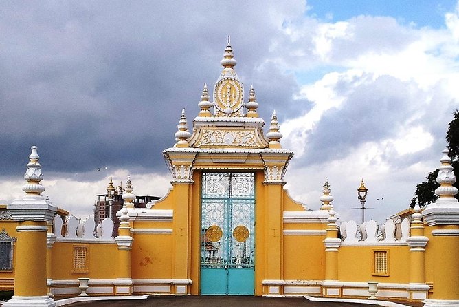 Siem Reap to Phnom Penh by Private Car or Minivan - Price, timing, and when $59 is a smart buy