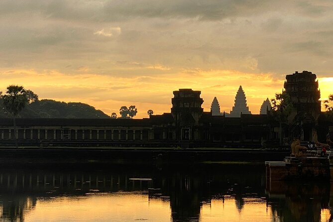 Siem Reap To Phnom Penh Private Transfer Mini-Van-Car - When to Book This Overland Connection