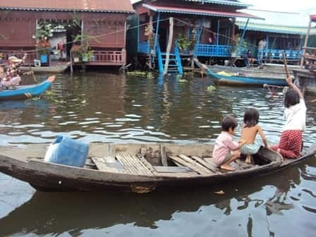 Siem Reap: Tonle Sap Lake - Fishing Village & Flooded Forest - Kampong Phluk by boat: stilt houses and real water life