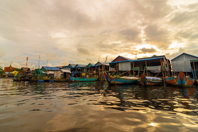 Siem Reap, Tonle Sap Lake, Kompong Phluk, Floating Village Tour - The setting: Tonle Sap and Kompong Phluk at golden hour