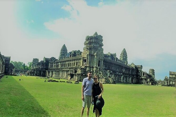 Siem Reap Tour: Angkor Wat Sunrise, Bayon, Ta Prohm, Banteay Srei - Angkor Wat sunrise and 3 hours inside the big monument