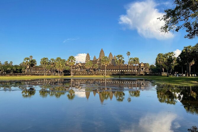 Special Angkor Wat Half Day Tour - Angkor Wat: bas-reliefs, the moat, and Mount Meru symbolism
