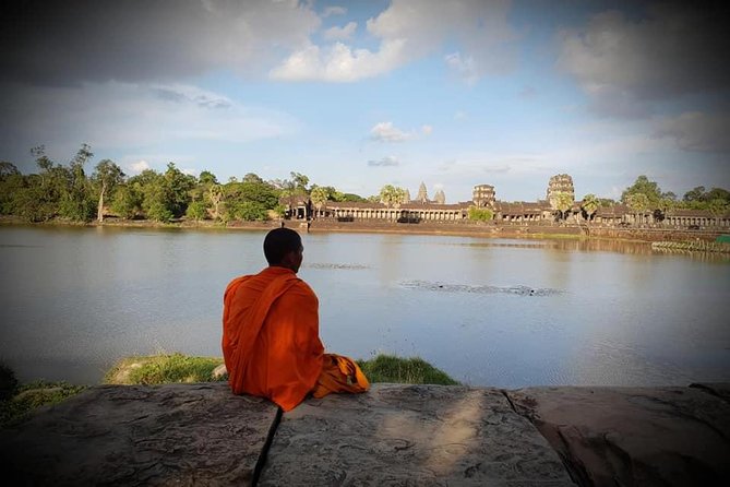 Special Three Days Angkor Tour - Day 2: Banteay Srei, Pre Rup, East Mebon, Ta Som, and Preah Khan