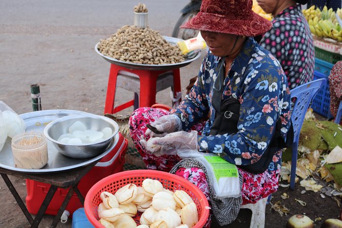 Street Food Tasting Tour including Dinner - The Siem Reap Night Market Stop and the Bug Challenge