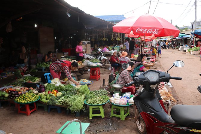 Street Food Tasting Tour including Dinner - Walking Comfort, Remok Rides, and Clothing Tips