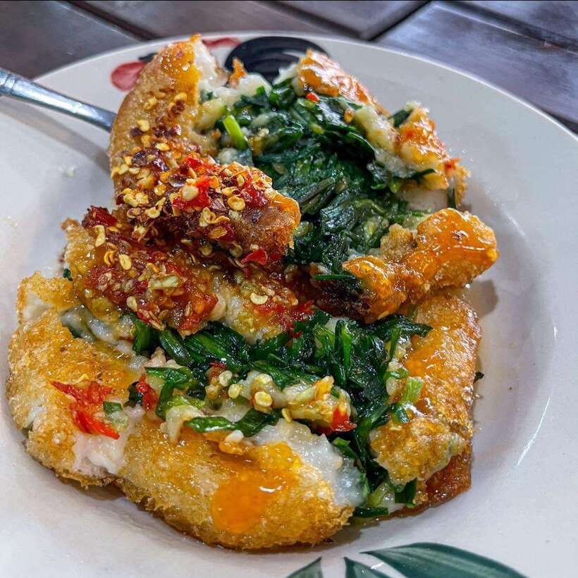 Street Food Tour and Phare Circus with Tuk-Tuk Transfers - Night Market Snacks: Sweet, Savory, and Insect Options