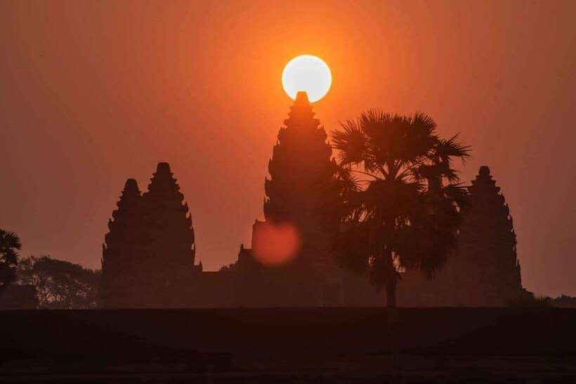 Sunrise at Angkor Wat Temple: 3-Hour Private Tour - Finding the right sunrise spot at Angkor Wat