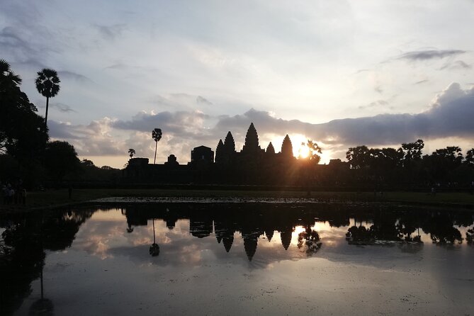 Sunrise Small Group Tour to Angkor Wat Temple - Sunrise at Angkor Wat, why the timing matters