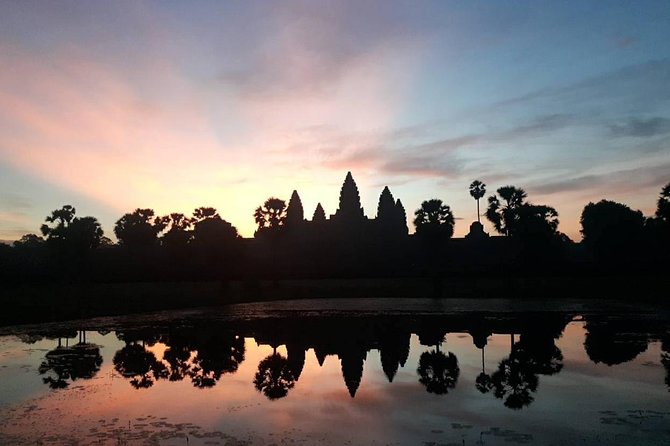 Sunrise Small Group Tour to Angkor Wat Temple - Pickup and comfort on a hot, early day in Siem Reap