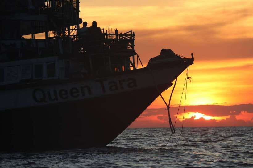 Sunset Dinner Tour: Tonle Sap Lake Floating Village - Setting off from Siem Reap, aiming for the golden hour