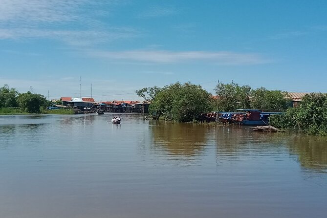 Sunset on Tonle Sap Lake - Why a Tonle Sap sunset boat is more than pretty light