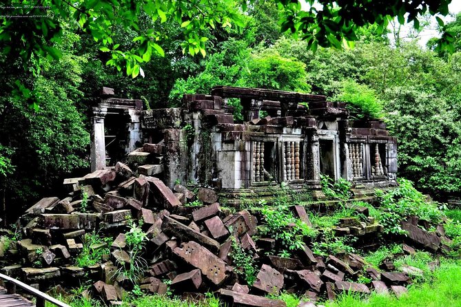 Three-day tour Discovering Siem Reap highlight ,Beng Mealea and Floating Village - Day 2: Smaller gems and the big temple-mountain feeling