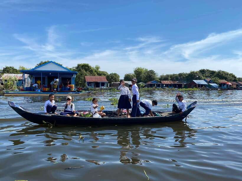 Tonle sap, Kompong Phluk (Floating village) - The boat ride to Kampong Phluk: stilt life and mangroves