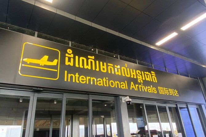 Transfer from Siem Reap Airport to Hotels in Siem Reap - English-speaking driver, smooth traffic, and on-the-road context