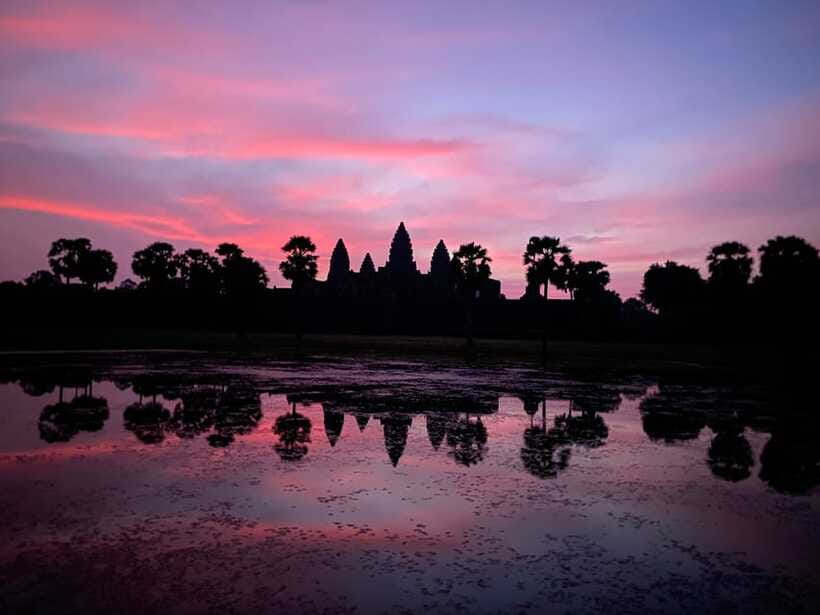 Trusty Tuk Tuk - Bayon: the faces you can’t stop looking at