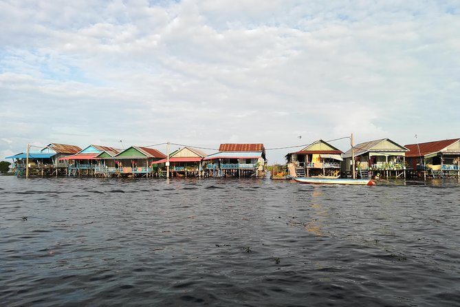 War Museum, Killing Field and Floating Village ( Kampong Phluk) - Kampong Phluk floating village, the real-world version on stilts